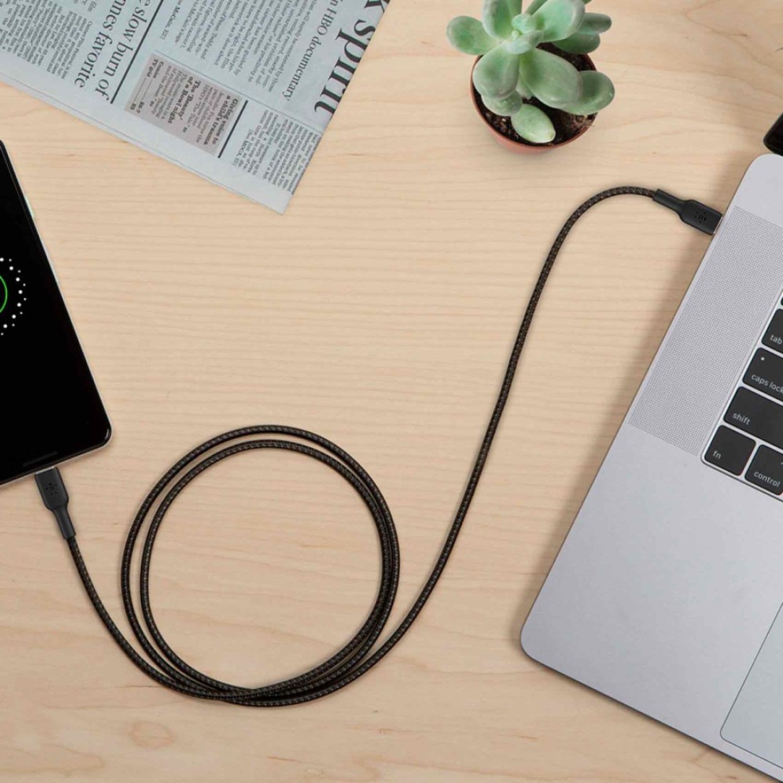 بلكين بوست تشارج كابل شحن مضفر يعمل كناقل أو منفذ USB-C إلى جهاز USB-C - أسود