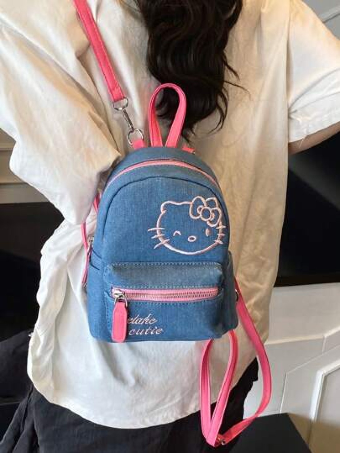 Sanrio 2025 New Niche Design Sense Of Shoulder Bag Kitty Cat Embroidery Girl Heart Cute Shoulder Bag Fashionable And Versatile Large Capacity Summer Niche Sweet Sister Senior Sense Of Bag