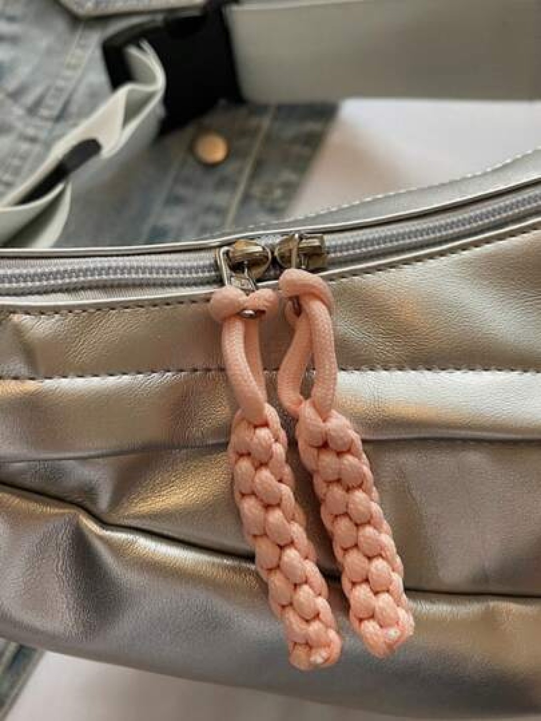 1pc New Fashion Versatile High End Solid Color Shoulder Bag Simple Large Capacity Outdoor Commute Crossbody Bag