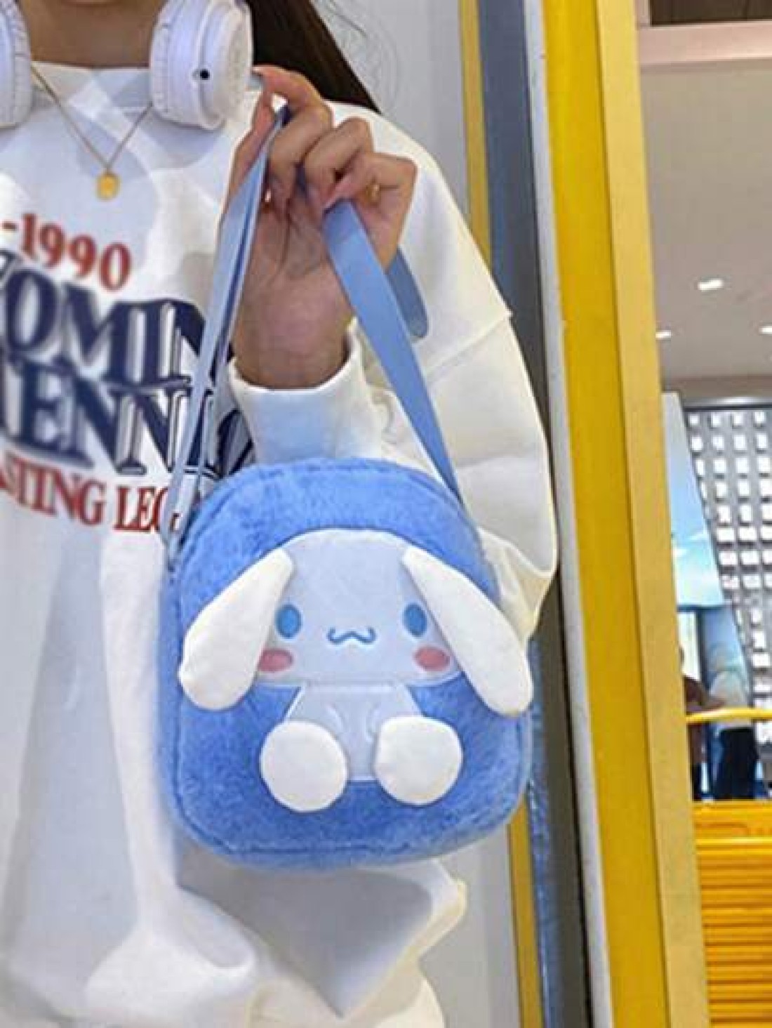 Sanrio 1pc Sanrio Character 1pc Casual Snack Cartoon Print Plush Single Shoulder Bag KT Cat Versatile Crossbody Bag For Women