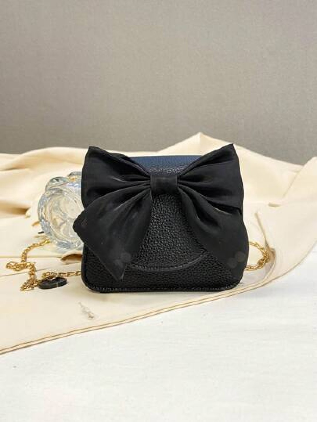 1pc Is Made Of Pu Material A High Grade Small Bag For Girls A Popular Niche Lipstick Bag A Retro Crossbody Bag A Mini Chain Small Square Bag With Lychee Pattern And Bow Which Is Sweet And Fashionable
