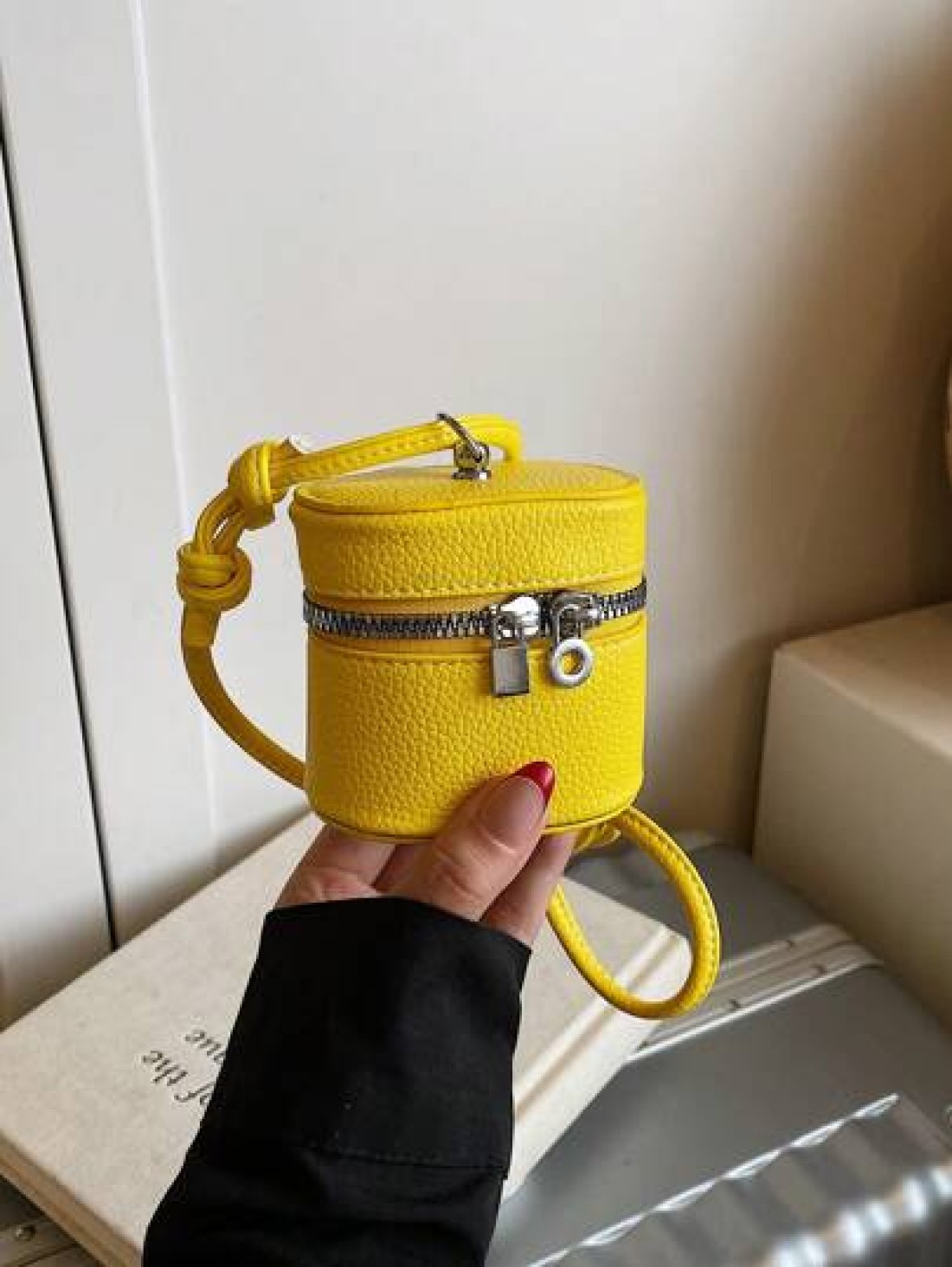 3 16 Years Old Girls Universal Small Bag Essential Fashion Bag For Going Out And Play Mini Lipstick Envelope Headphone Bag Candy Color Fashion
