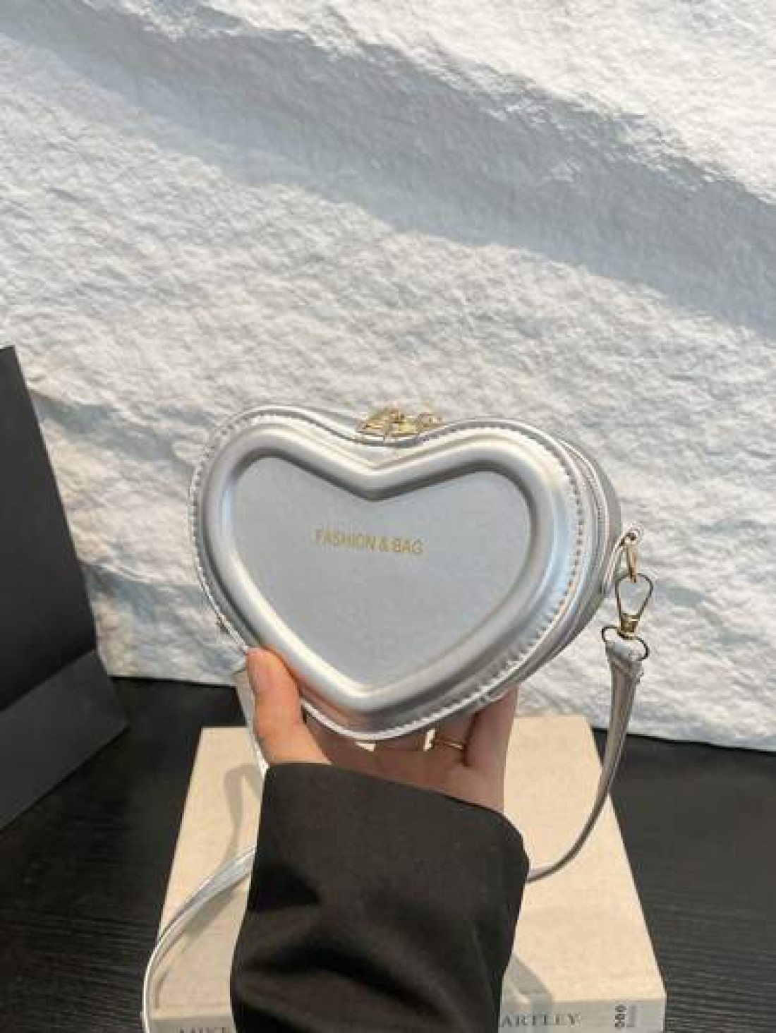 1pc New Cute Girl Niche High End Love Pu Crossbody Bag And Fashionable New Bag Fresh And Dopamine Color Matching Youthful Girl Style Can Be Cross Body Shoulder Strap Is Adjustable Casual And Fashionab