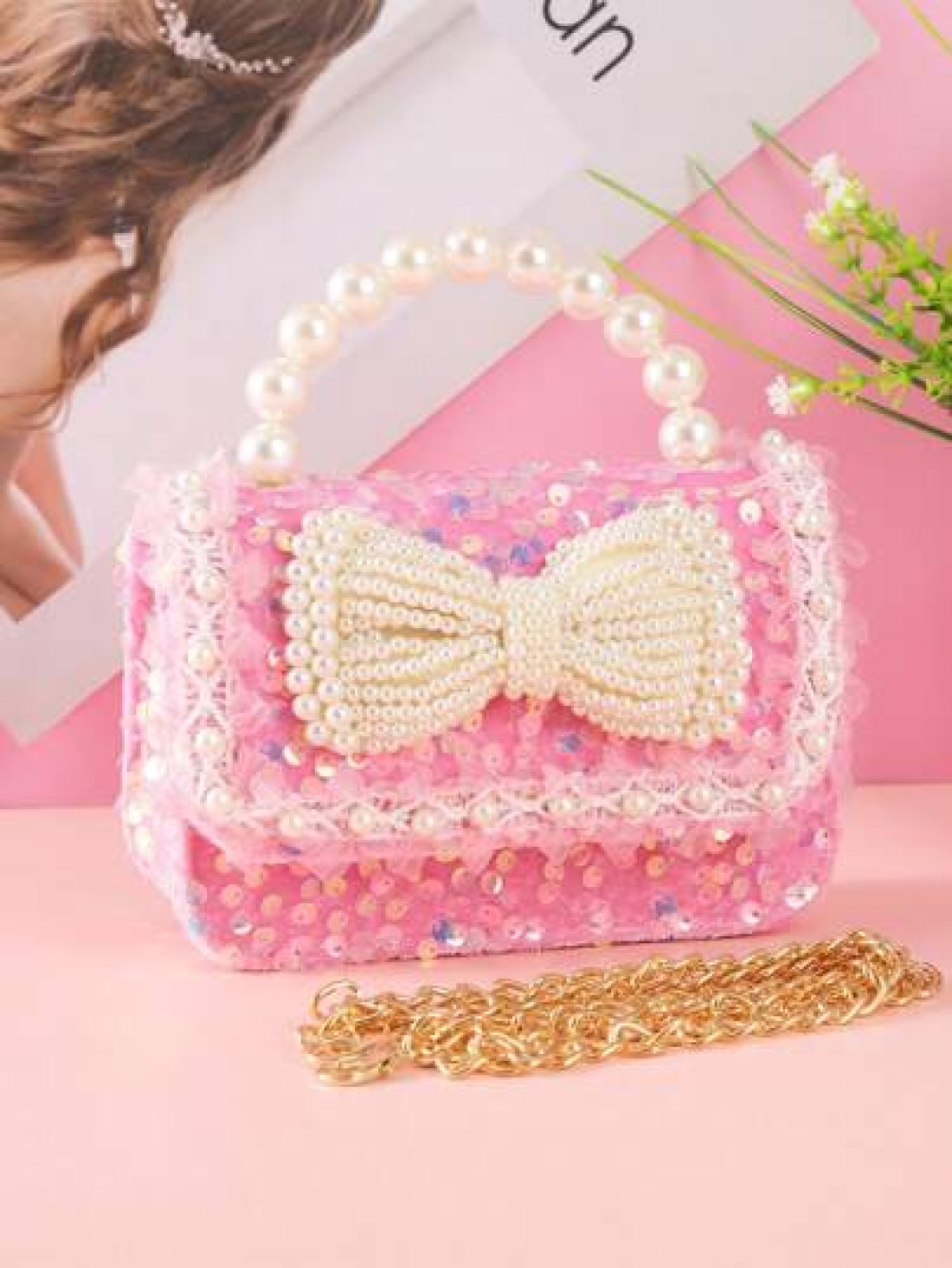 1pc Kids Sparkling Sequin Bow Decor PU Beaded Material Flap Closure Metal Chain Shoulder Strap Cute Beaded Handbag For Girls Sweet Shoulder Crossbody Bag For Snacks Coins Suitable For Christmas Birthd