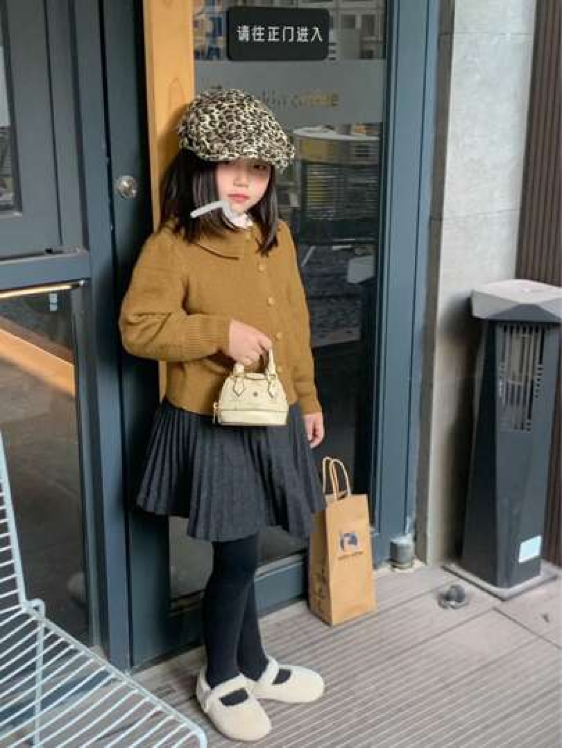 New Mini Top Handle Shell Bag Bear Shoulder Bag Fashion Versatile Clutch Purse Accessory Bag Lipstick Bag Coin Purse Small Mini Bag