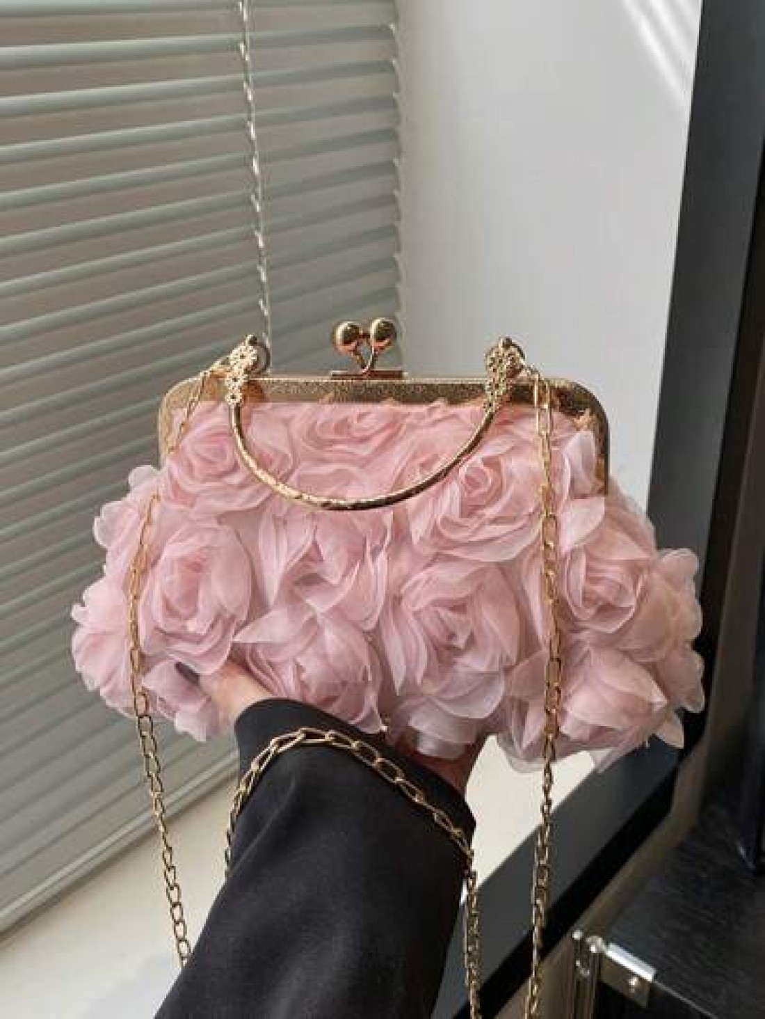 1pc New Cute Girl Niche High End Petal Stitching Nylon Material Gold Chain And Fashionable New Bags Fresh And Dopamine Color Matching Youthful Girl Style Can Be Cross Body Shoulder Straps Are Adjustab