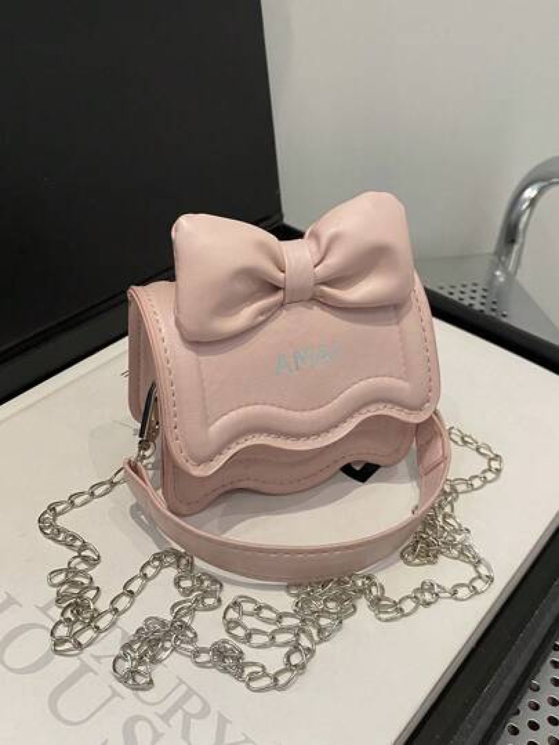 1pc Western Cute Korean Shoulder Bag Bow Chain Messenger Bag Fashionable Small Square Bag With Bow Decoration Fashionable Chain Shoulder Strap Messenger Bag Sweet And Cute Princess Style Handbag Suita