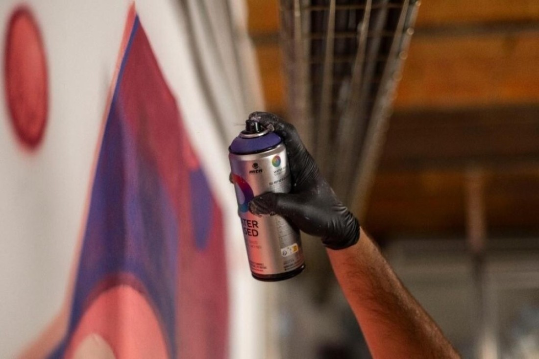 Montana Colors MTN Water Base RV-30 Electric Blue Spray Paint Matt 400ml