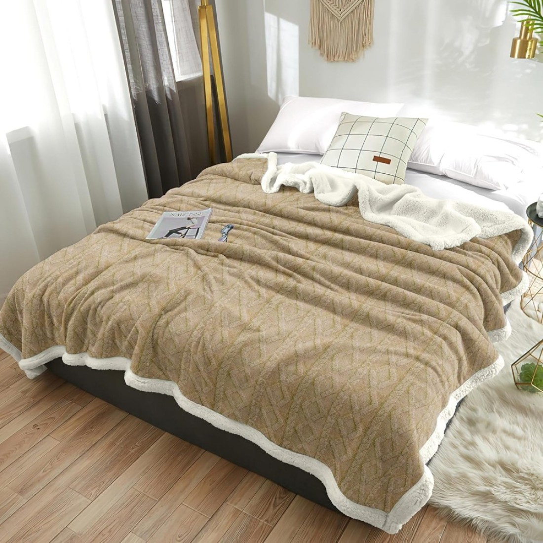 Fabienne Jacquard Sherpa Blanket King Size 220x240cm Faux Fur Bed Blanket Reversible Warm Cashmere Blanket Beige for Throw Bed Sofa Travel Couch