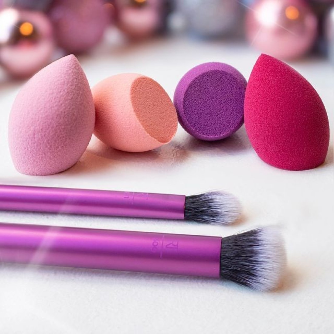 Real Techniques, Mini Miracle Complexion Sponges, 4 Count