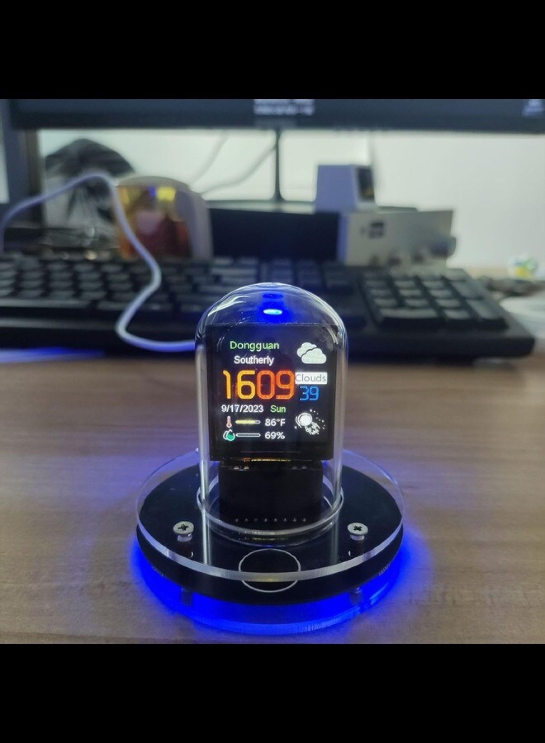Radiotronics Smart 1.54" IPS Display Clock: WiFi, RGB, Weather Updates - 4 Modes, High-Res Album, Customizable Colors & GIFS, Auto Night Mode, Easy Weather Access
