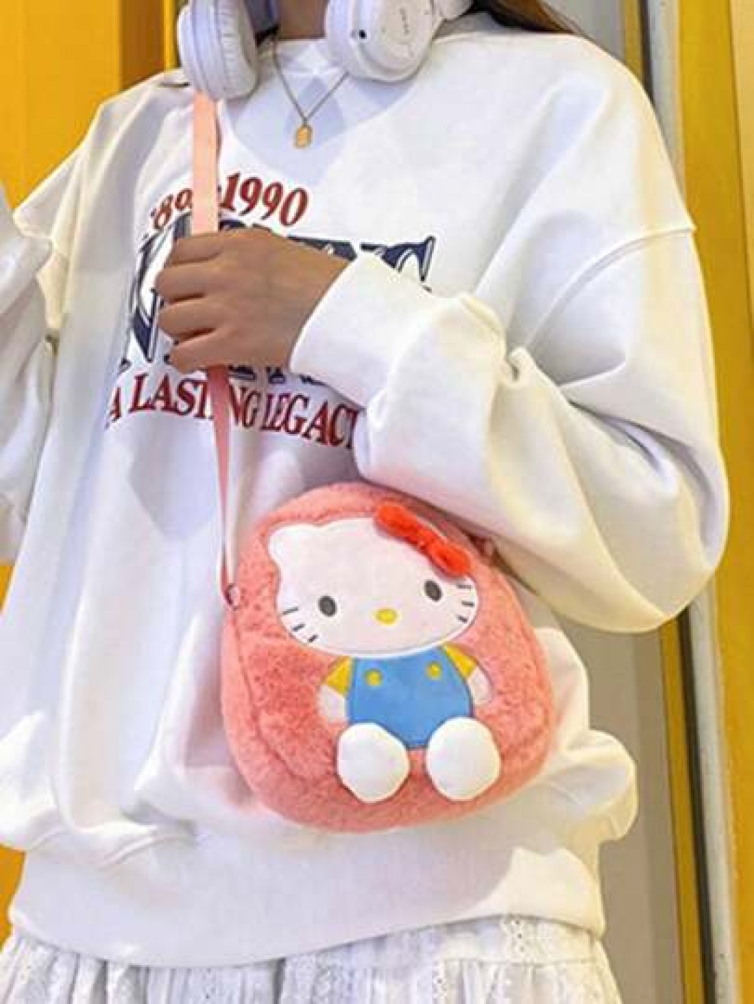 Sanrio 1pc Sanrio Character 1pc Casual Snack Cartoon Print Plush Single Shoulder Bag KT Cat Versatile Crossbody Bag For Women