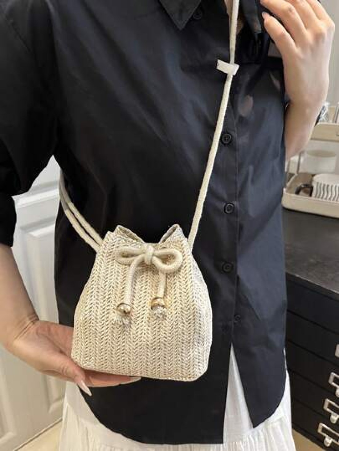 Fashionable Girls Casual Straw Woven Bucket Tote Bag Suitable For Beach Travel