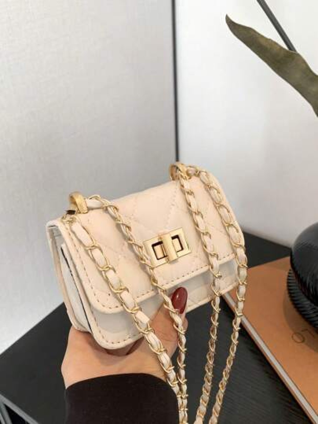 1PC New Mini Square Bag Girl Handbag Diamond Pattern Stitching Shoulder Bag Woven Chain Bag Flip Small Bag Cute Diagonal Cross Body Bag Accessories Bag
