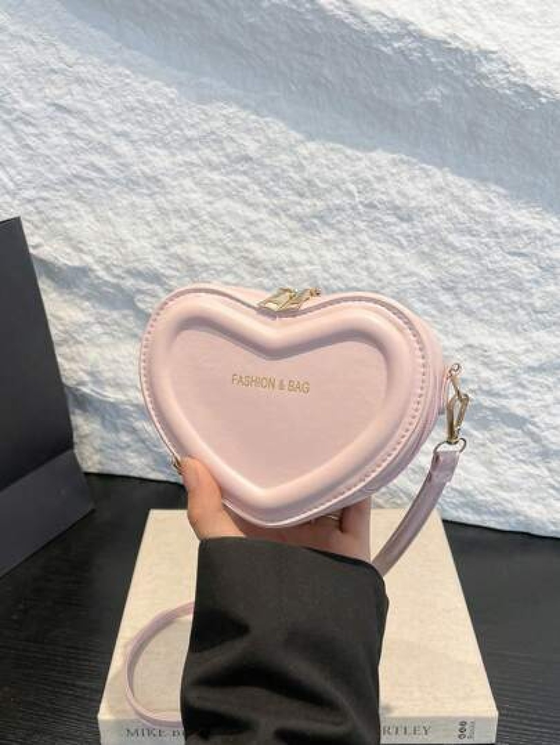 1pc New Cute Girl Niche High End Love Pu Crossbody Bag And Fashionable New Bag Fresh And Dopamine Color Matching Youthful Girl Style Can Be Cross Body Shoulder Strap Is Adjustable Casual And Fashionab