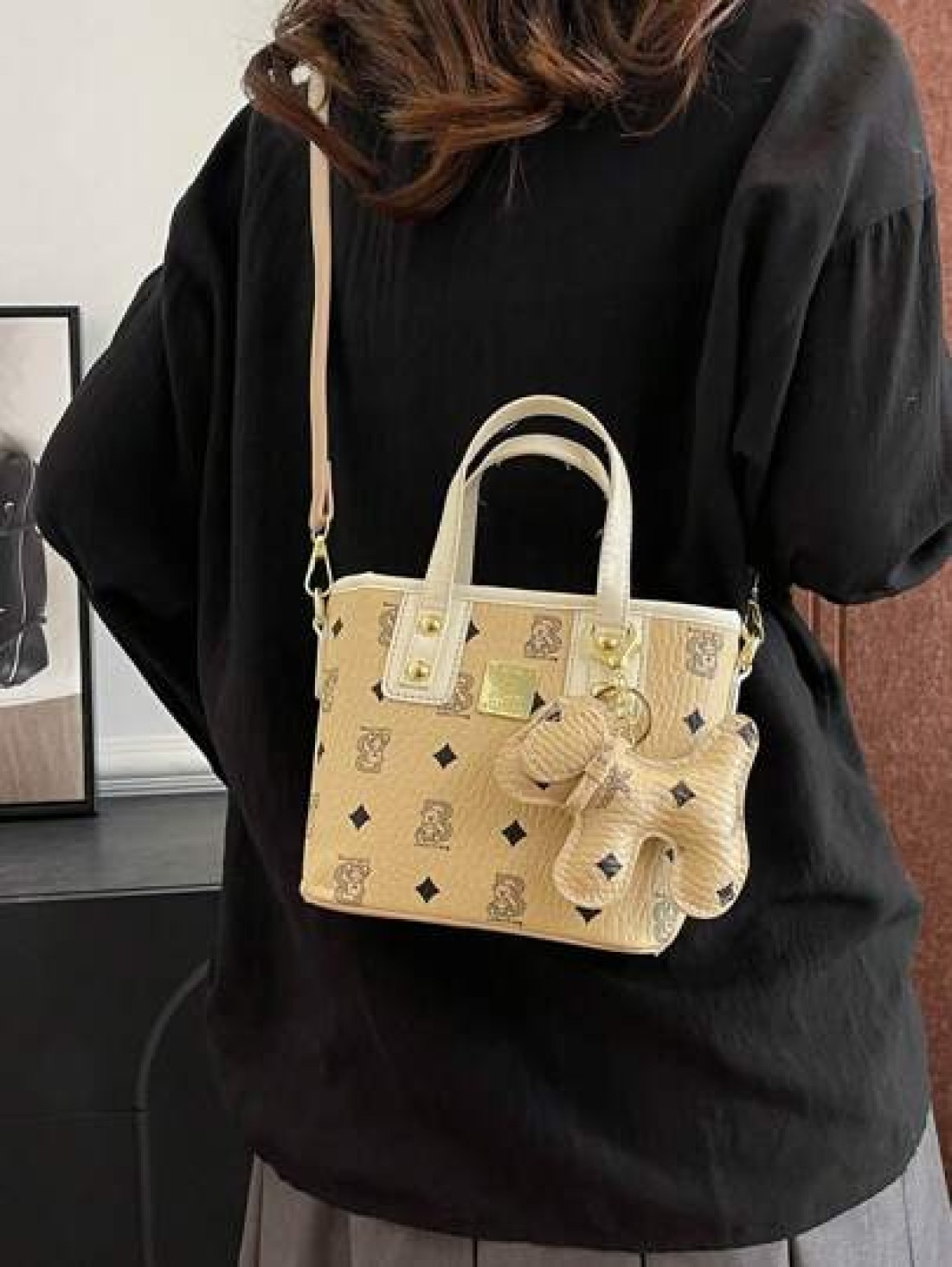 1PC Handbag Fashion Texture Letter Cute Cartoon Bear Print Popular Bucket Bag Korean Small Bag Multifunctional One Shoulder Crossbody Girl s Bag Suitable For Teenagers Going Out For Camping Travel Use