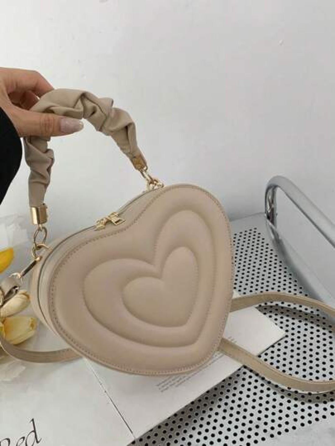 1pc High Grade Heart Shaped Small Bag For Girls Fashionable And Sweet Style Love Hand Held Shoulder Messenger Bag College Style Heart Girl Bag Pu Material Fashionable Girl Bag Girl Love Plaid Elegant