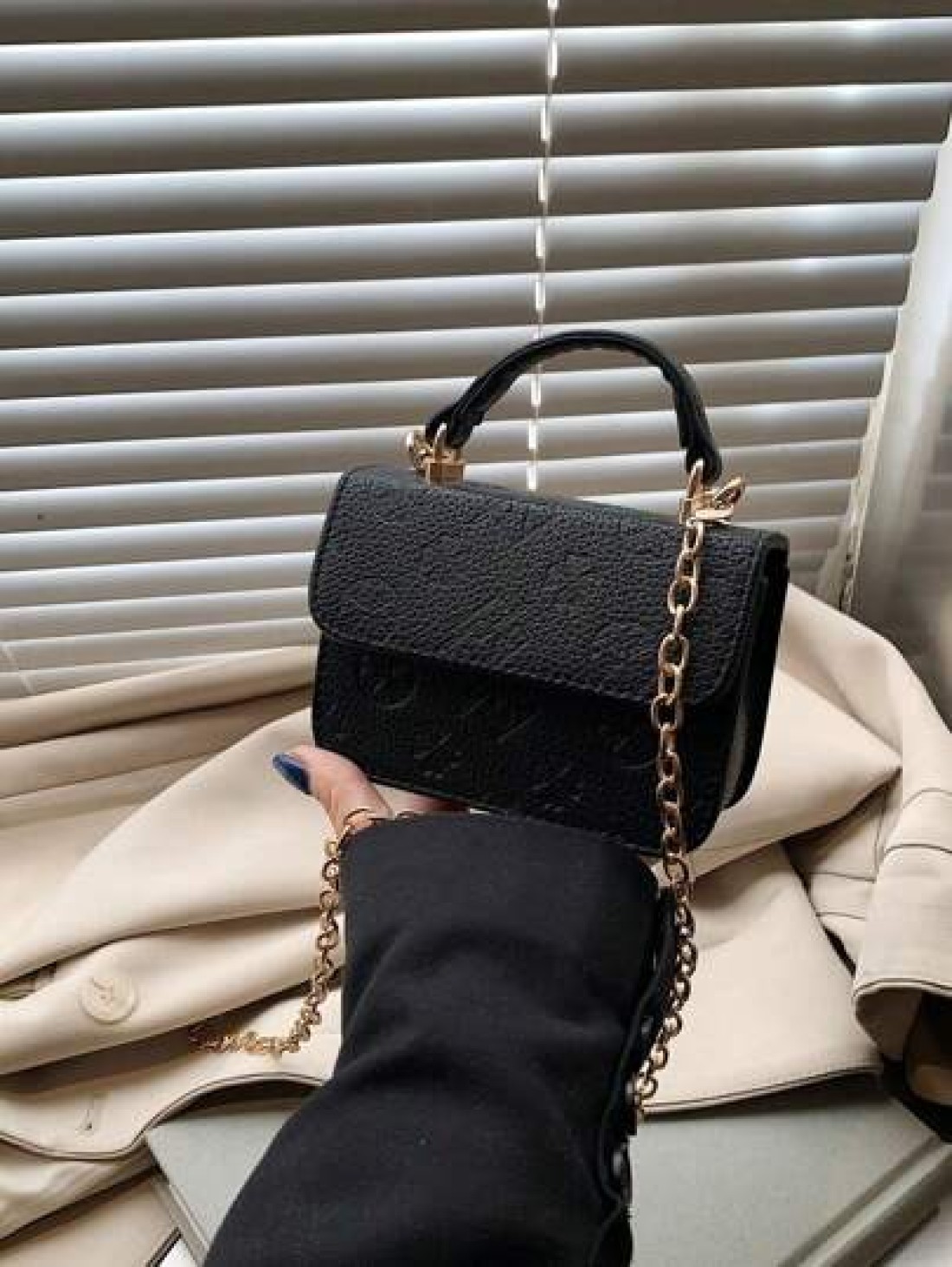 1 Piece Of Fashionable And Simple Printed Cute Handbag Letter Embossed Versatile Mini Handbag Small Square Bag Fashionable Lipstick Bag Pu Material With Fashionable Chain Shoulder Strap Magnetic Buckl