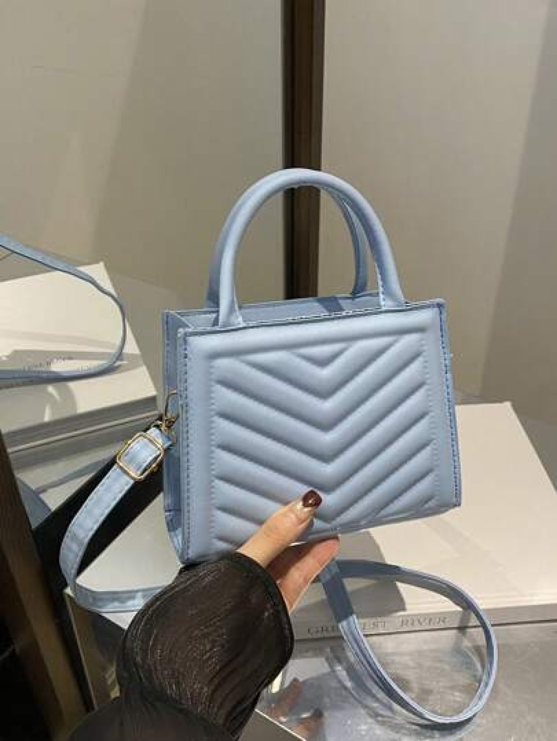 1pc Fashionable Commuting Texture Indentation Rhombus Bag Simple Casual One Shoulder Crossbody Small Square Bag Simple Hand Held Large Capacity Bag Popular Retro Fashion Crossbody Bag Fashion Shoulder