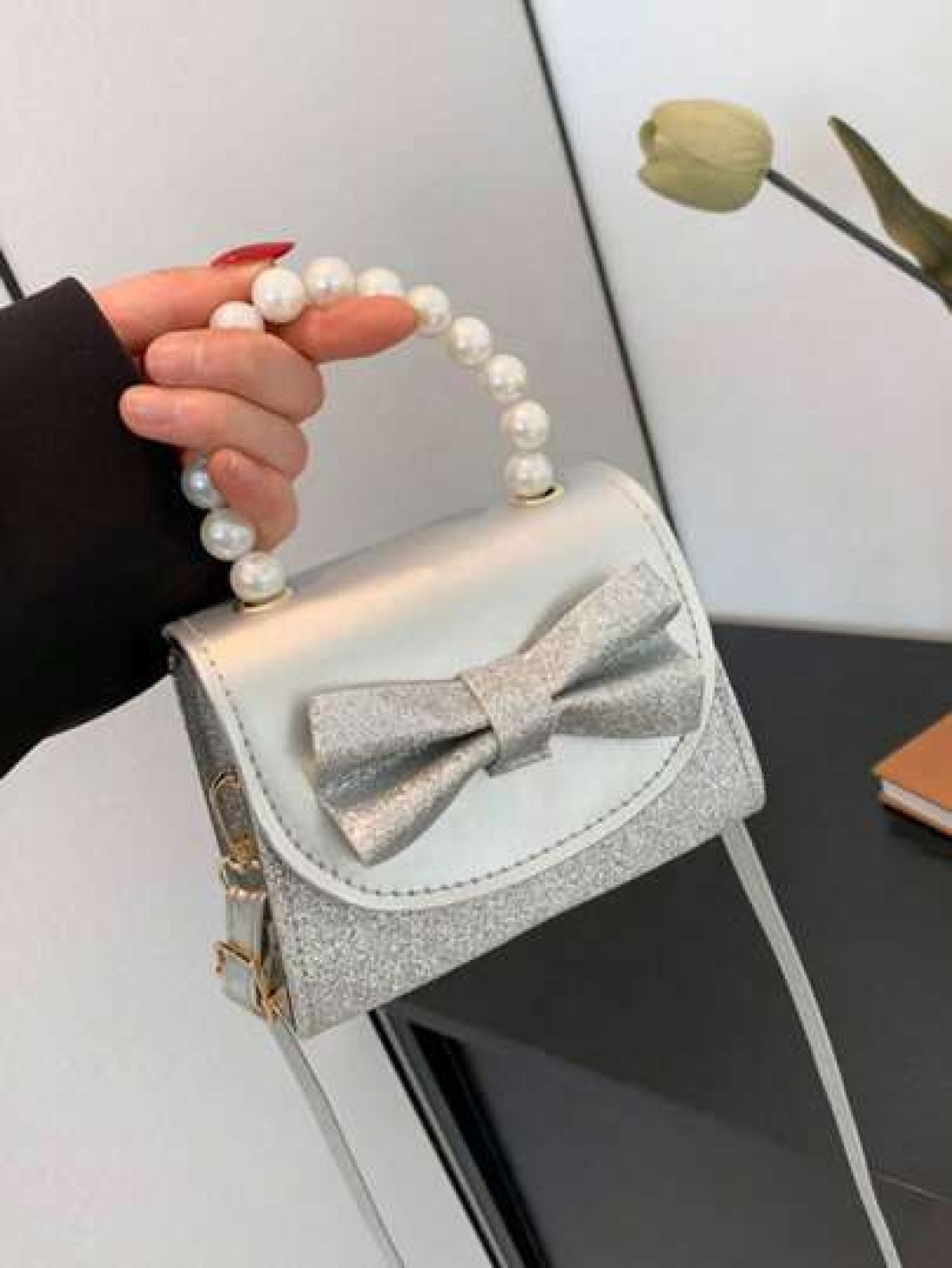 1pc Pu Magnet Closure Fashion Sweet Cute Bow Pearl Handbag Fashion Chain Shoulder Crossbody Evening Bag Niche Design Comfortable Shoulder Strap Versatile And Not Picky Suitable For Dinner Outing Play