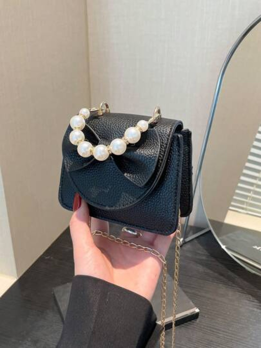 1 Piece Pu Magnet Closure Fashion Sweet Lychee Pattern Faux Pearl Bow Handbag Niche Design Highly Attractive Chain Mini Shoulder Crossbody Change Lipstick Bag Suitable For Teenagers Travel Shopping Pa