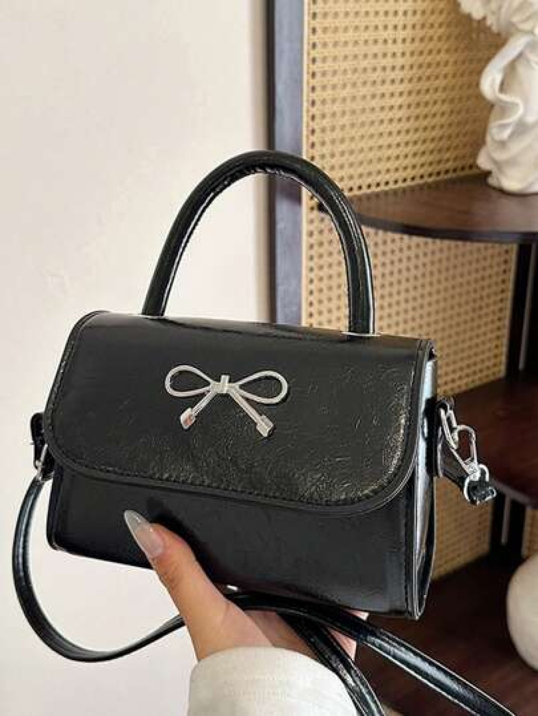 A Mini Casual Versatile Fashionable And Simple Cross Body Bag With A Diamond Shaped Bow Lipstick Suitable For Daily Use Going Out Shopping Dating Coin Purse That Can Be Worn On One Shoulder Or Across