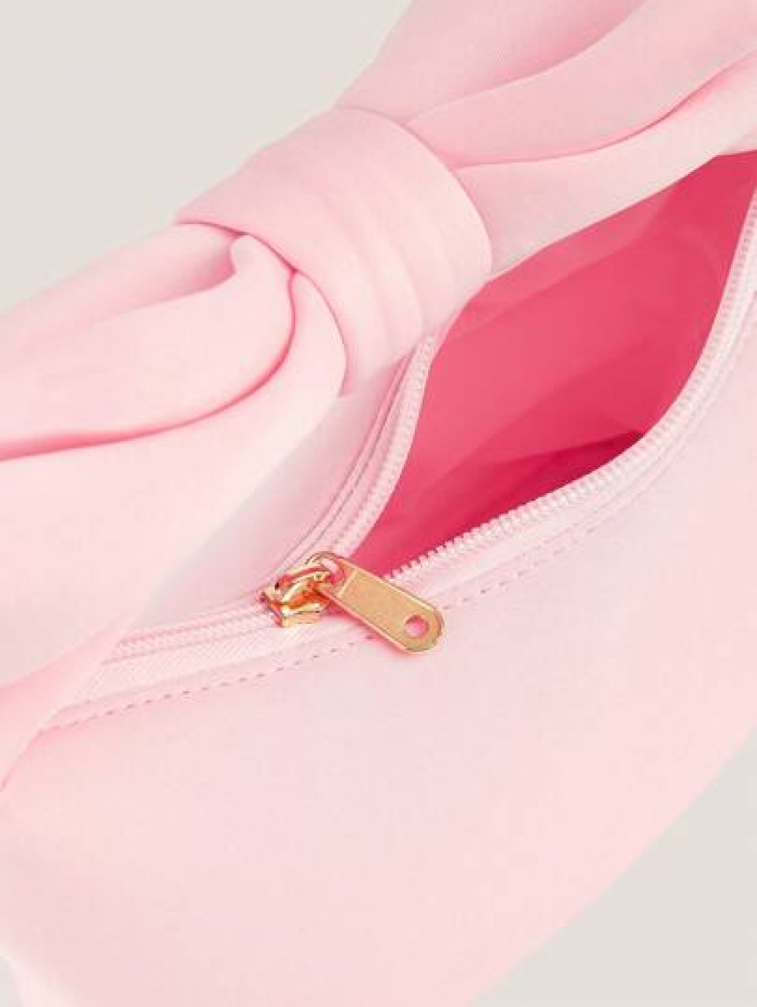 1pc Feminine Bow Decor Cloud Shape Tote Bag Small Handbag With Wrist Strap Soft Minimal Design Versatile