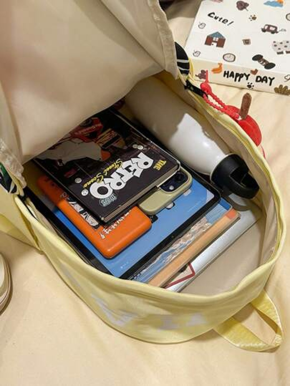 1pc New Fashion Versatile Contrast Color Graffiti Student Backpack Waterproof Nylon Large Capacity Outdoor Schoolbag No Pendant