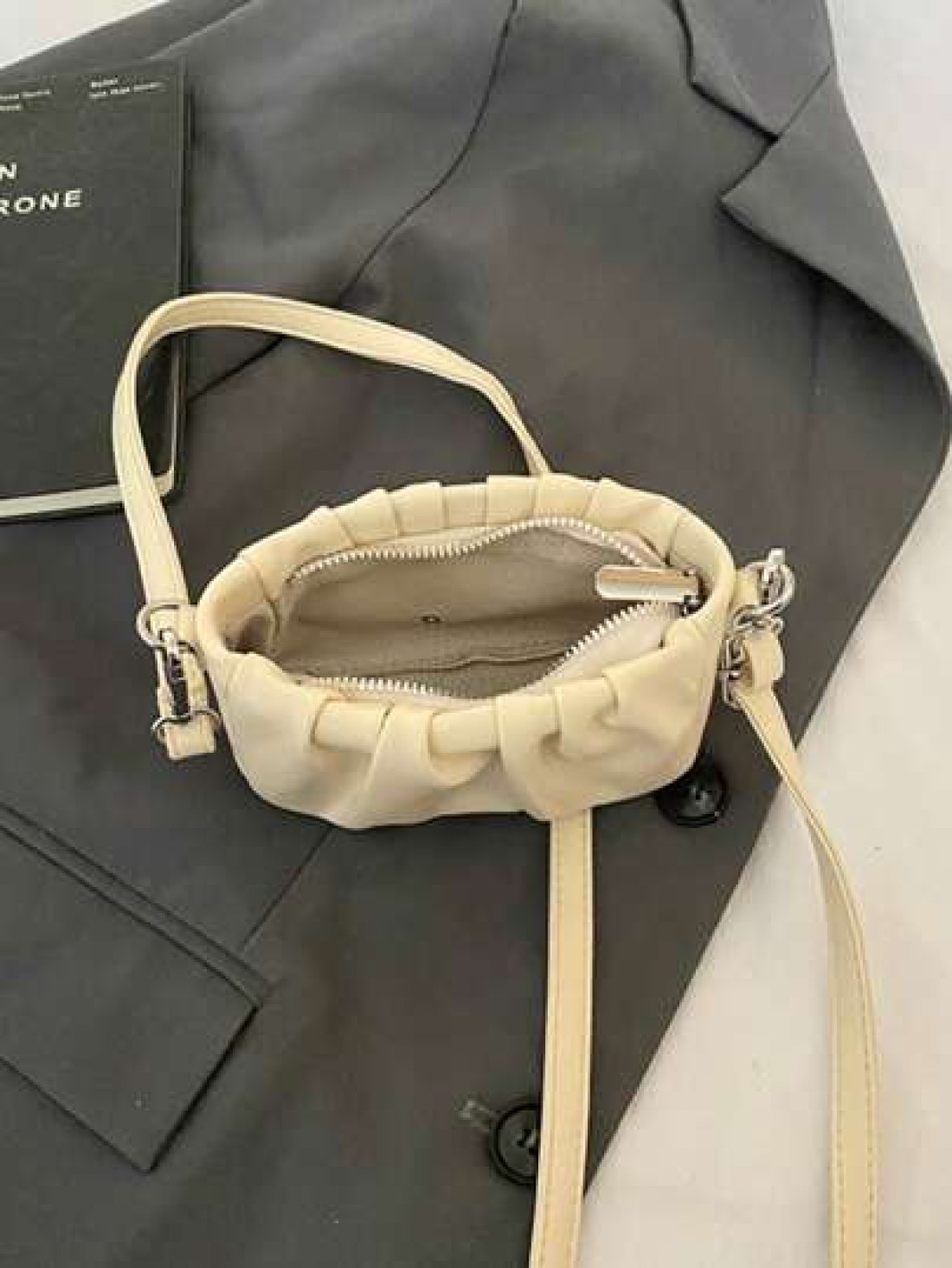 1pc New Fashion Elegant Solid Color Pearl Handbag With Pleats Shoulder Crossbody Bag