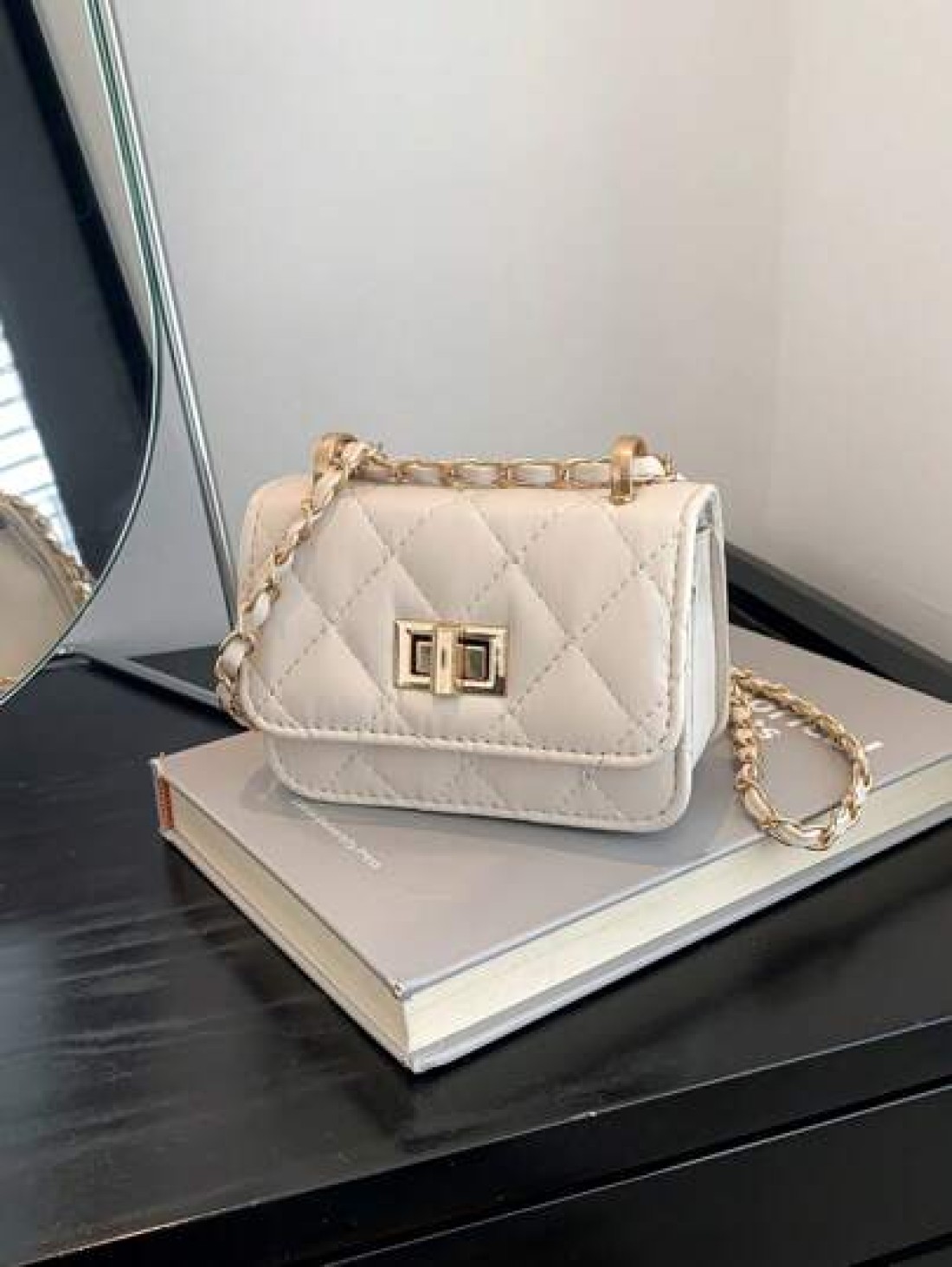 1PC New Mini Square Bag Girl Handbag Diamond Pattern Stitching Shoulder Bag Woven Chain Bag Flip Small Bag Cute Diagonal Cross Body Bag Accessories Bag