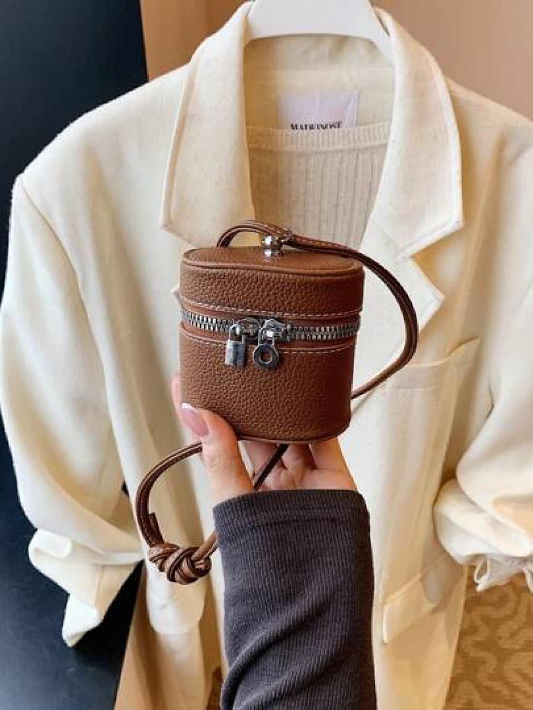 3 16 Years Old Girls Universal Small Bag Essential Fashion Bag For Going Out And Play Mini Lipstick Envelope Headphone Bag Candy Color Fashion