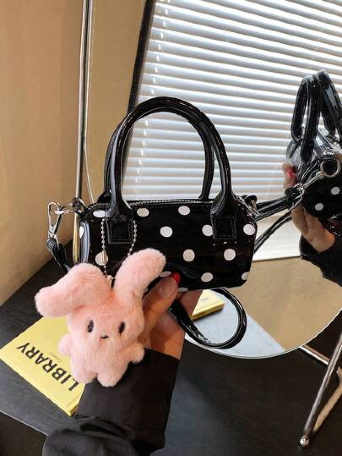 1pc Fashionable Polka Dot Handbag Cylindrical Bag Korean Style Niche Shoulder Messenger Bag Versatile Boston Handbag Niche Polka Dot Cake Handbag Pillow Bag Large Capacity Commuter Versatile Shoulder
