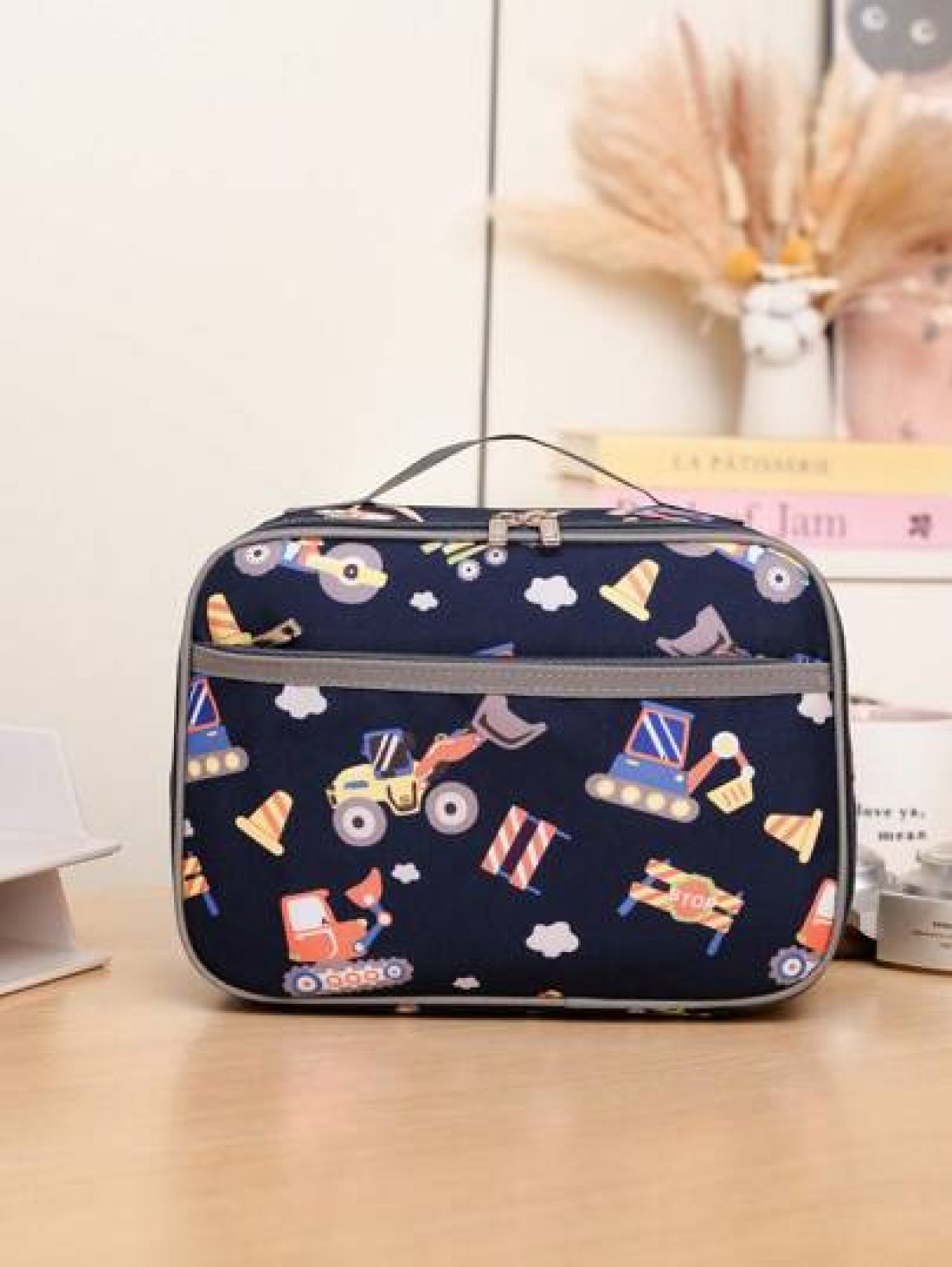 1 New Nylon Material Boy And Girl Cute Cartoon Pattern Lunch Bag Large Capacity Zipper Closure Fashionable And Casual Suitable For Daily Outings Travel And School