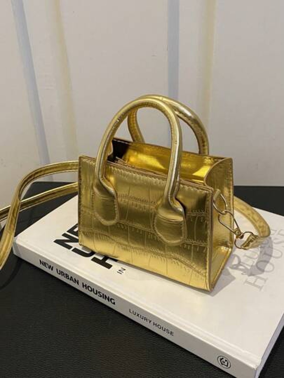 1pc Fashionable And Elegant Fashionable Design Shoulder Crossbody Solid Color Shiny Fresh Armpit Texture Chain Bag Crocodile Pattern Crossbody Bag Girl Korean Version Of Shoulder Bag Solid Color Small