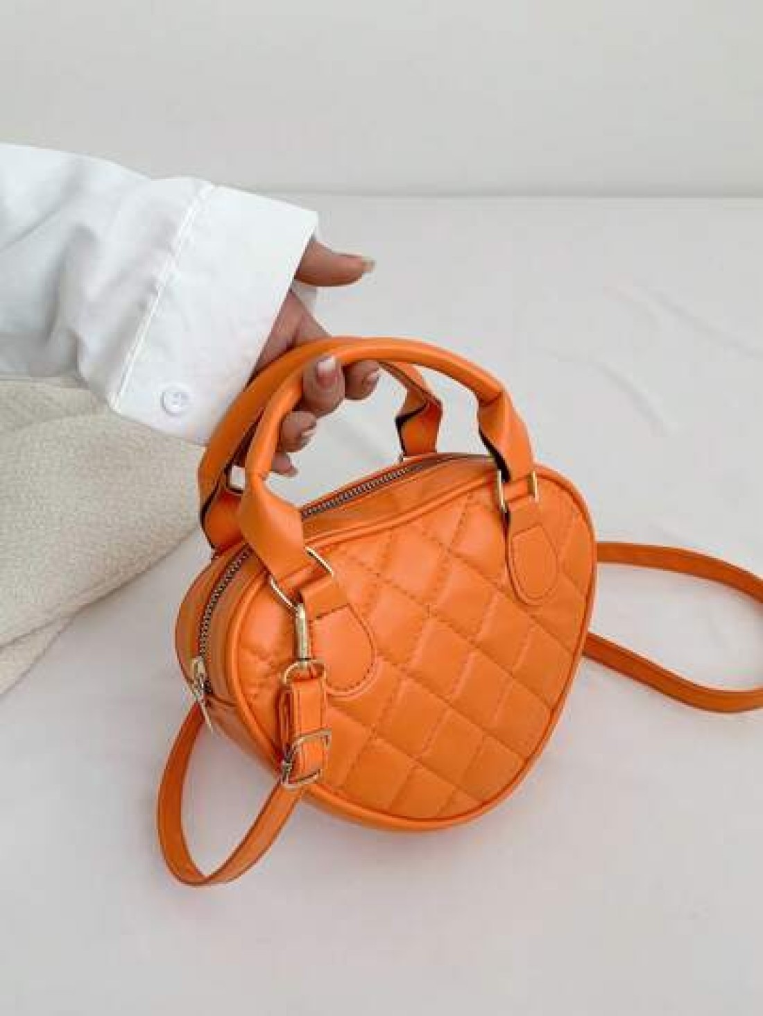 1pc Pu Zipper Closure Fashion Sweet Fresh Heart Shaped Quilted Handbag Versatile Casual Bag Niche Design Adjustable Shoulder Strap Versatile Not Picky Ideal Holiday Gift Suitable For Daily Use To Atte