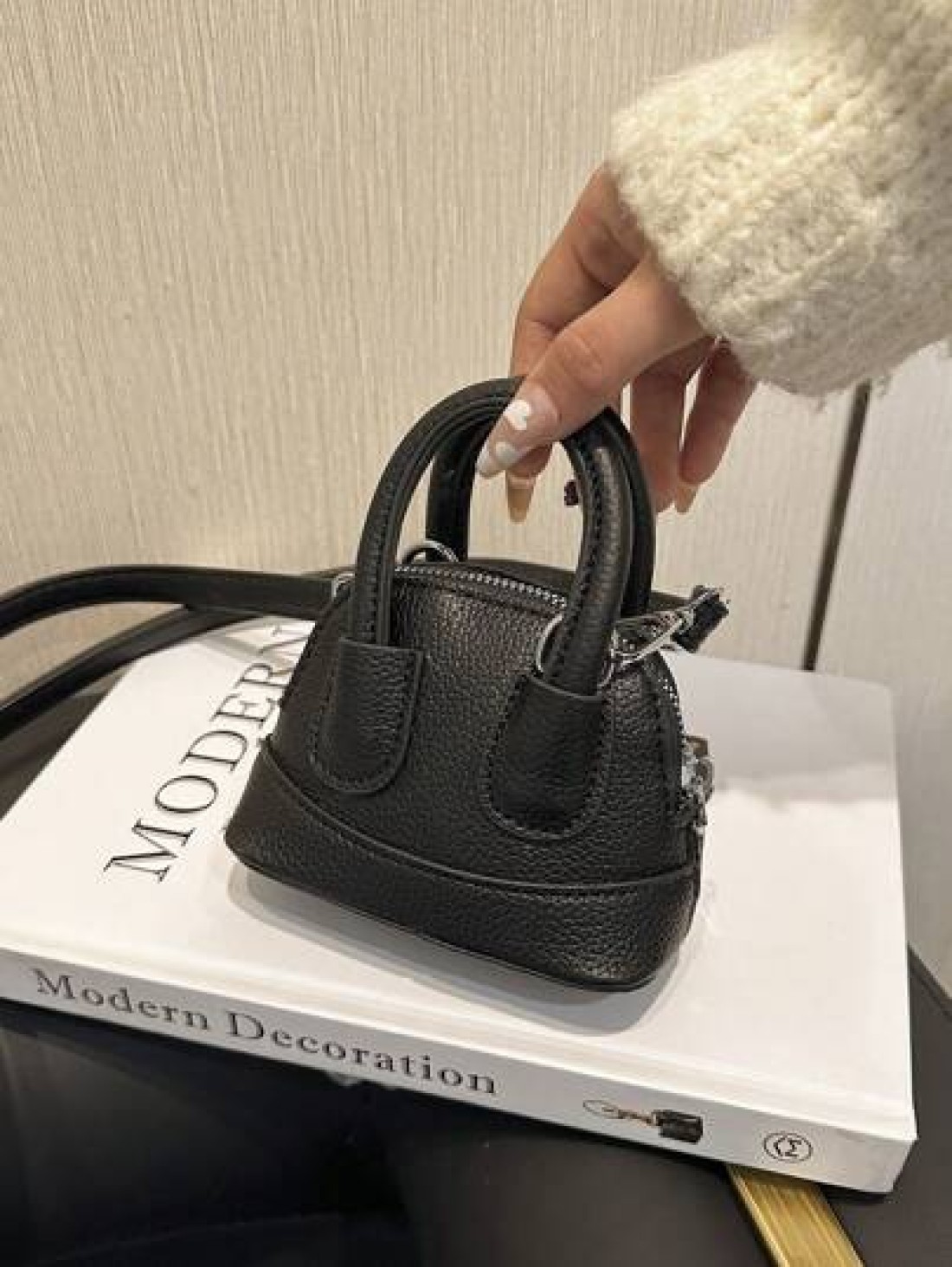 1pc Litchi Pattern Small Shell Children s Candy Color Mini Crossbody Lipstick Bag Crossbody Coin Purse Comfortable Fabric Light And Compact The Internal Space Is Very Open Suitable For Daily Use