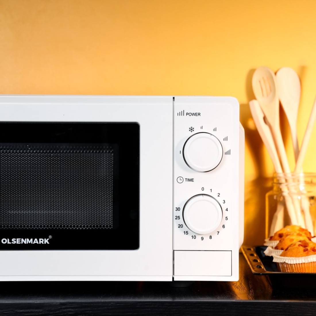 Olsenmark 20 l Microwave Oven- OMMO2343W/ 5 Multiple Power Levels with Easy Controls and Cooking End Signal/ Perfect for Reheating, Defrosting, Cooking, etc./ Black, 2 Years Warranty