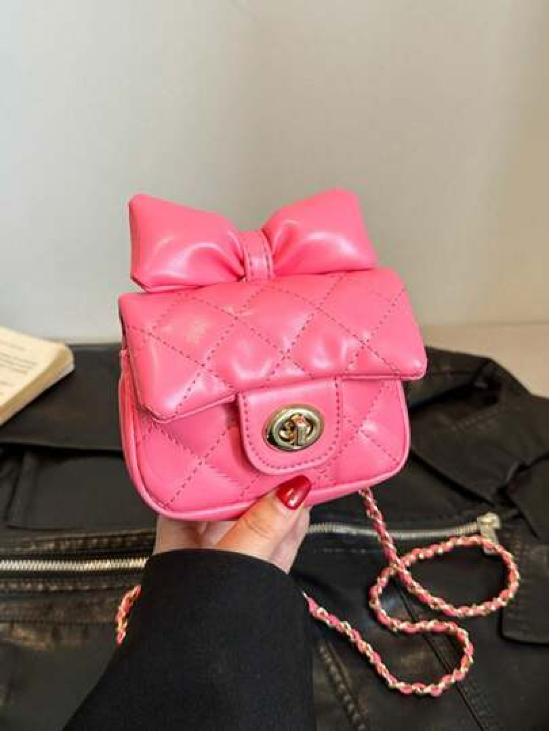 1pc Popular New Fashion Chain Diamond Embossed Shoulder Messenger Bag High Value Color Fresh Embossed Square Beautiful Fashion Shoulder Handbag Chain Small Square Bag Fashionable And Textured Fashion