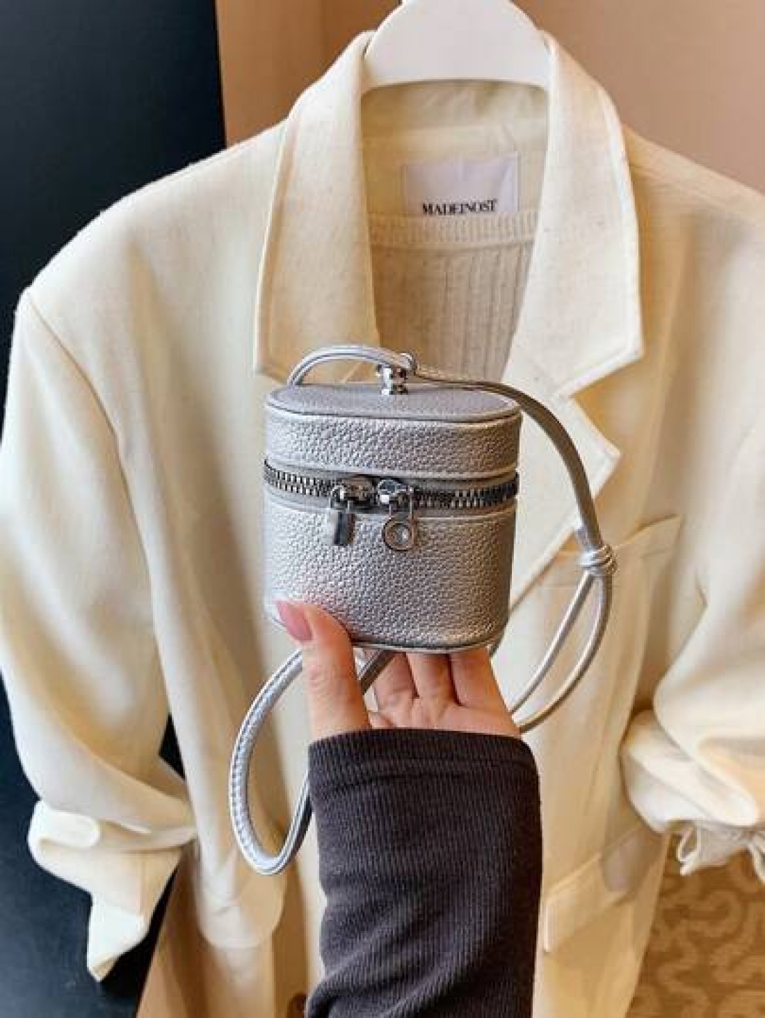 3 16 Years Old Girls Universal Small Bag Essential Fashion Bag For Going Out And Play Mini Lipstick Envelope Headphone Bag Candy Color Fashion