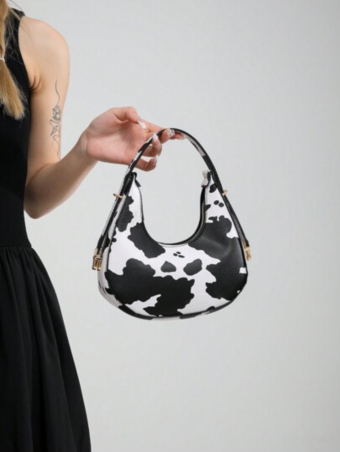 A Fashionable New Cow Print Leopard Print Zebra Print Girl Handbag Classic Cow Print Design Pu Zipper Closed Handb