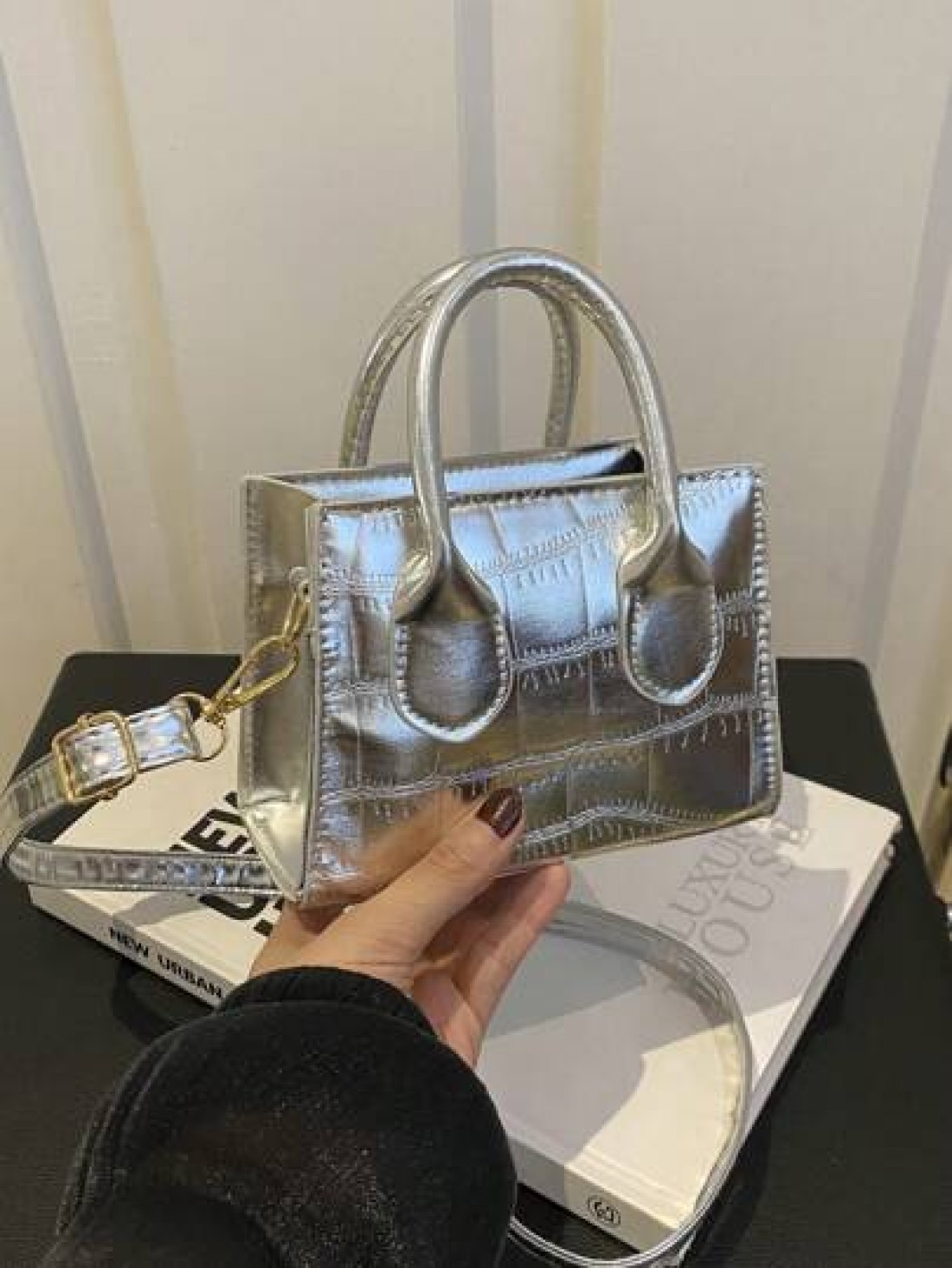 1pc Fashionable And Elegant Fashionable Design Shoulder Crossbody Solid Color Shiny Fresh Armpit Texture Chain Bag Crocodile Pattern Crossbody Bag Girl Korean Version Of Shoulder Bag Solid Color Small