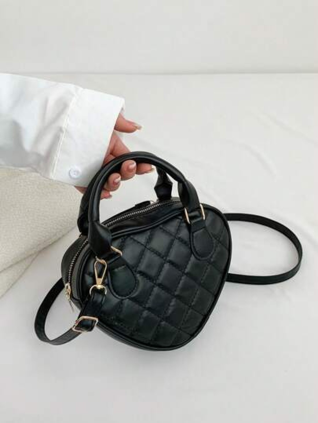 1pc Pu Zipper Closure Fashion Sweet Fresh Heart Shaped Quilted Handbag Versatile Casual Bag Niche Design Adjustable Shoulder Strap Versatile Not Picky Ideal Holiday Gift Suitable For Daily Use To Atte