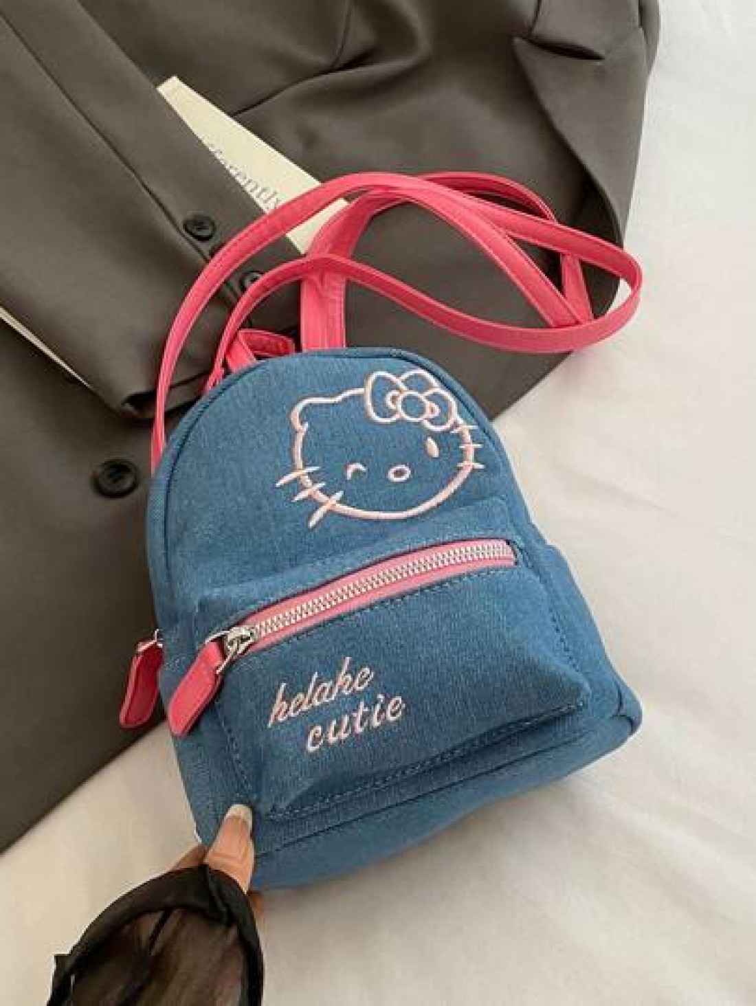 Sanrio 2025 New Niche Design Sense Of Shoulder Bag Kitty Cat Embroidery Girl Heart Cute Shoulder Bag Fashionable And Versatile Large Capacity Summer Niche Sweet Sister Senior Sense Of Bag