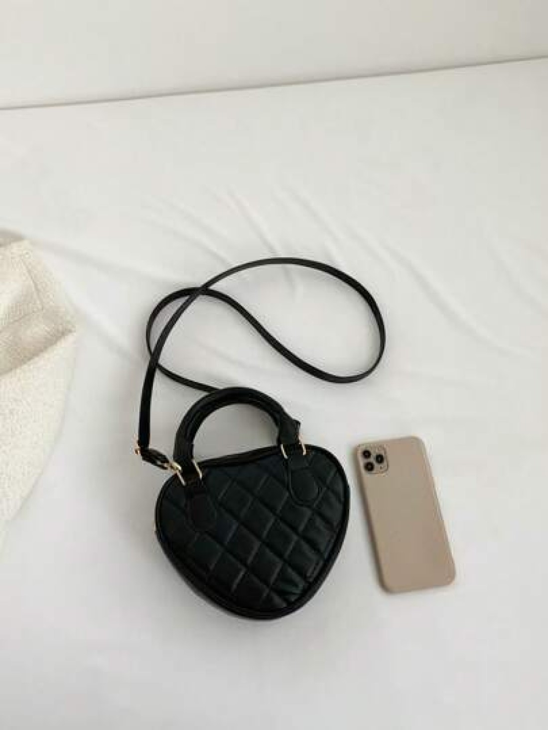 1pc Pu Zipper Closure Fashion Sweet Fresh Heart Shaped Quilted Handbag Versatile Casual Bag Niche Design Adjustable Shoulder Strap Versatile Not Picky Ideal Holiday Gift Suitable For Daily Use To Atte
