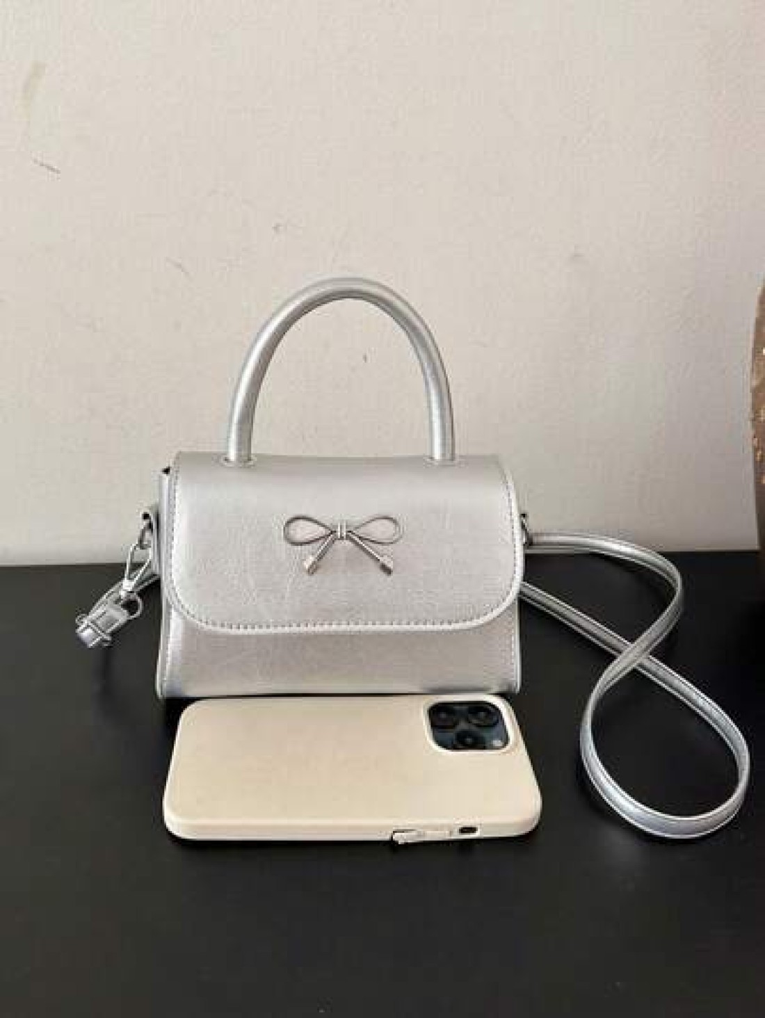 A Mini Casual Versatile Fashionable And Simple Cross Body Bag With A Diamond Shaped Bow Lipstick Suitable For Daily Use Going Out Shopping Dating Coin Purse That Can Be Worn On One Shoulder Or Across