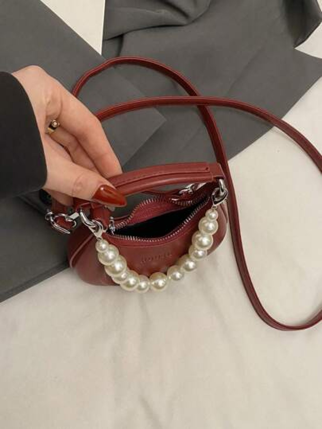 New Korean Style Pearl Handbag With Shoulder Strap Mini Hard Case Moon Decor Accessory Bag Small Women s Purse For Lipstick Coin Key