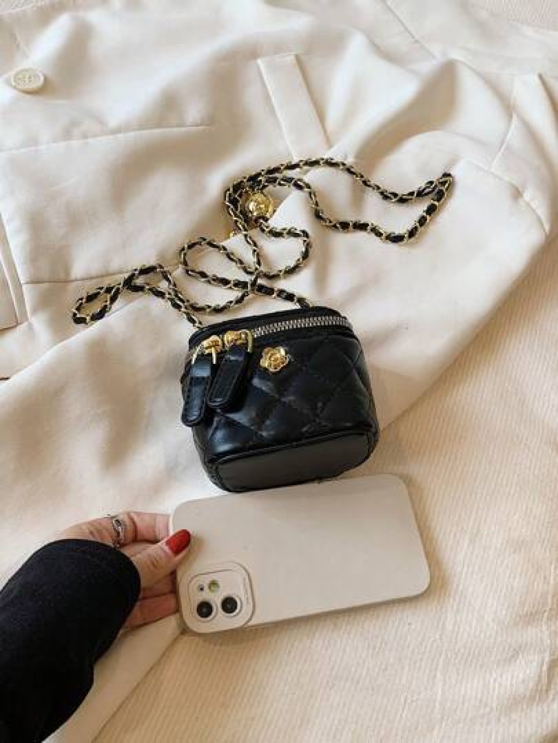 Mini Embroidered Storage Box Bag Small Crossbody Pouch Decorative Accessory Bag With Limited Practicality