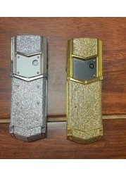 هاتف Vertue Mini الفاخر V10 - هاتف خلوي مفتوح بلوحة مفاتيح GSM مع غطاء خلفي من الجلد، وشريحتي اتصال، وبلوتوث، وعمر بطارية طويل