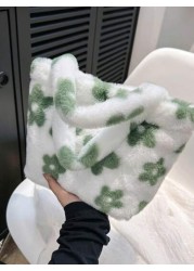 1pc Cute Floral Heart Shaped Plush Handbag Furry Tote Bag For Girls Simple Design Suitable For Daily Commute Random Print
