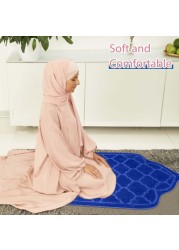 Embossed Dome Style Prayer Mat Grey Anti-Slip Velvet Top Islamic Prayer Mat New Design Sajadah Padded Prayer Rug for Men Women Eid Gift Ramadan 70x110 cm